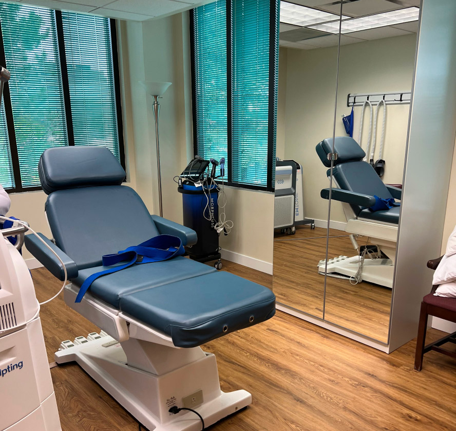 oak brook plastic surgery office interior treatment room