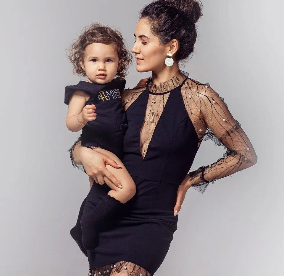 mommy makeover model with toddler