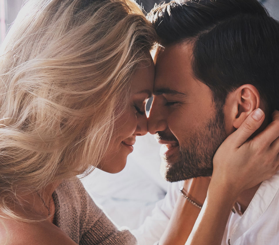 chicago couple rubbing noses chicago couple rubbing noses